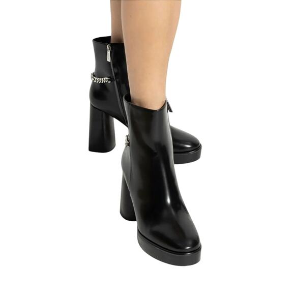 Michael Kors NWT Carlisle Platform Boots Black Leather Size 8.5 Silver Chain - Picture 3 of 7